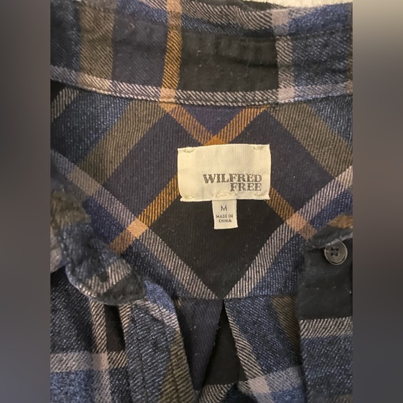 Aritzia Wilfred Free Button Down Shirt - Sz M - Picture 2 of 6